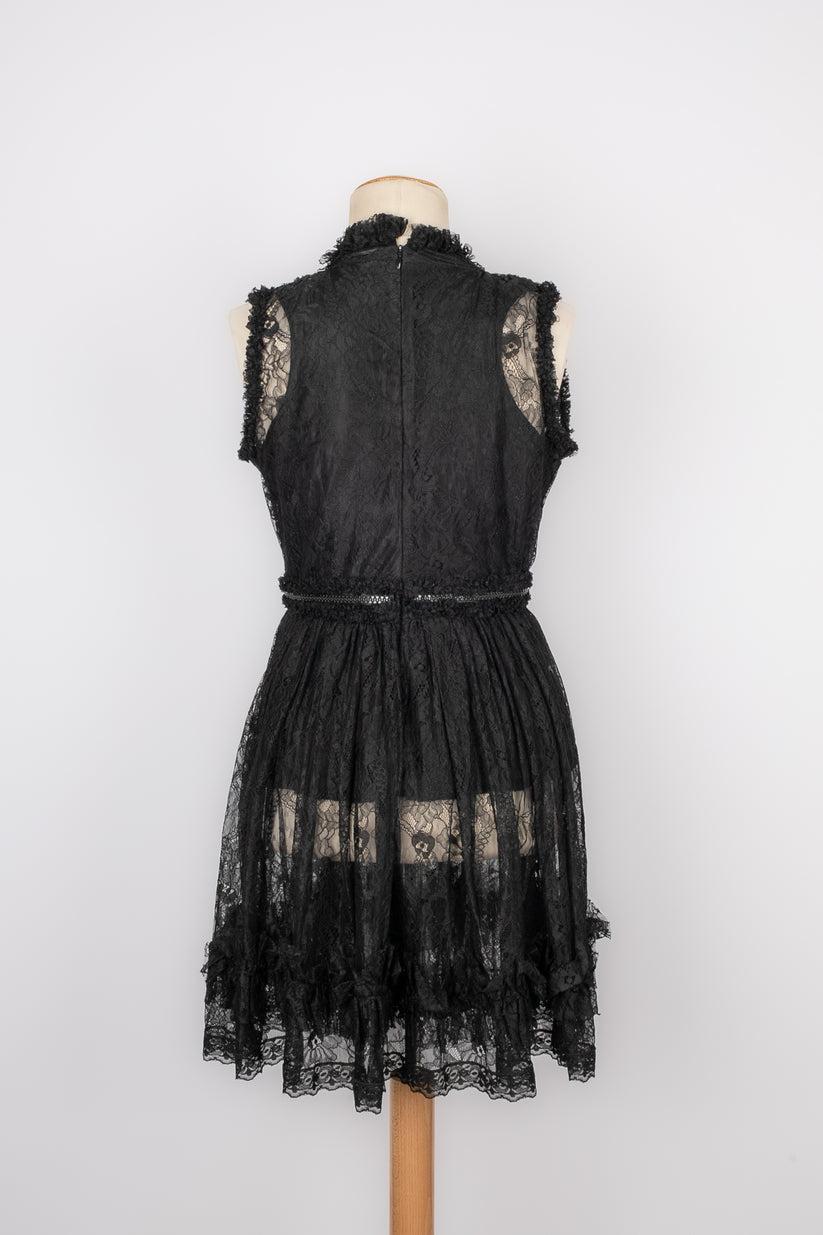 Givenchy, schwarzes Spitzenkleid, 2011 im Zustand „Hervorragend“ im Angebot in SAINT-OUEN-SUR-SEINE, FR