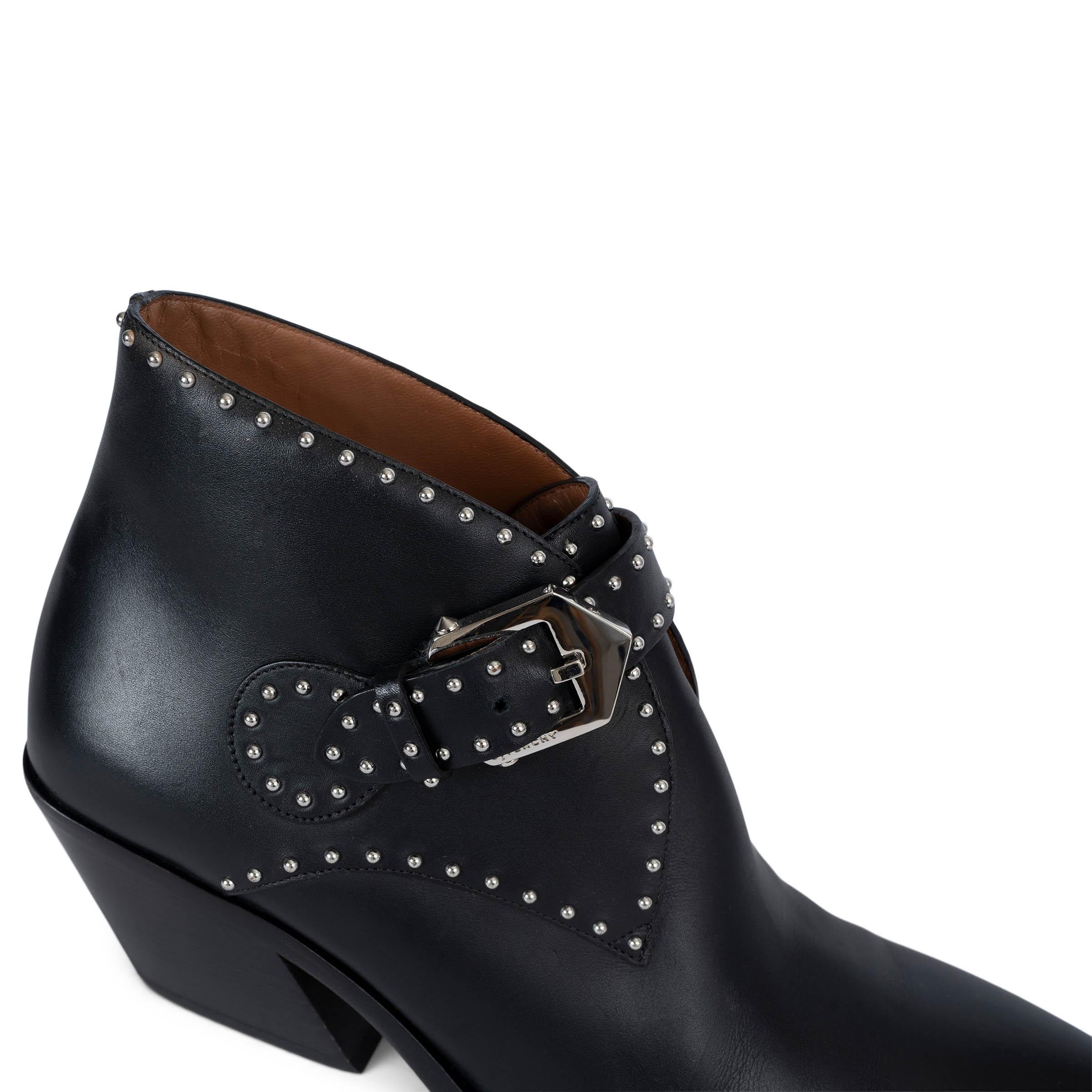 GIVENCHY black leather 2019 ELEGANT STUDDED Ankle Boots Shoes 39 2