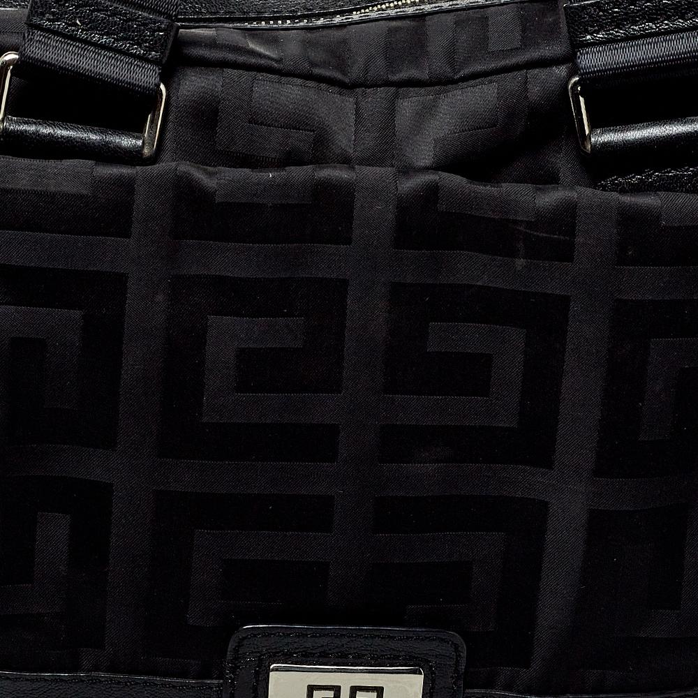 Givenchy Duffel-Tasche aus schwarzem Leder und signiertem Segeltuch im Angebot 6