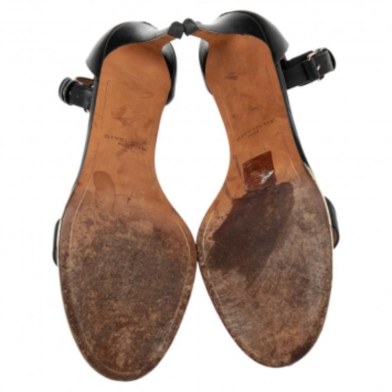 Givenchy - Sandales en cuir noir avec revers de cheville - Taille 39 Bon état à Dubai, Al Qouz 2