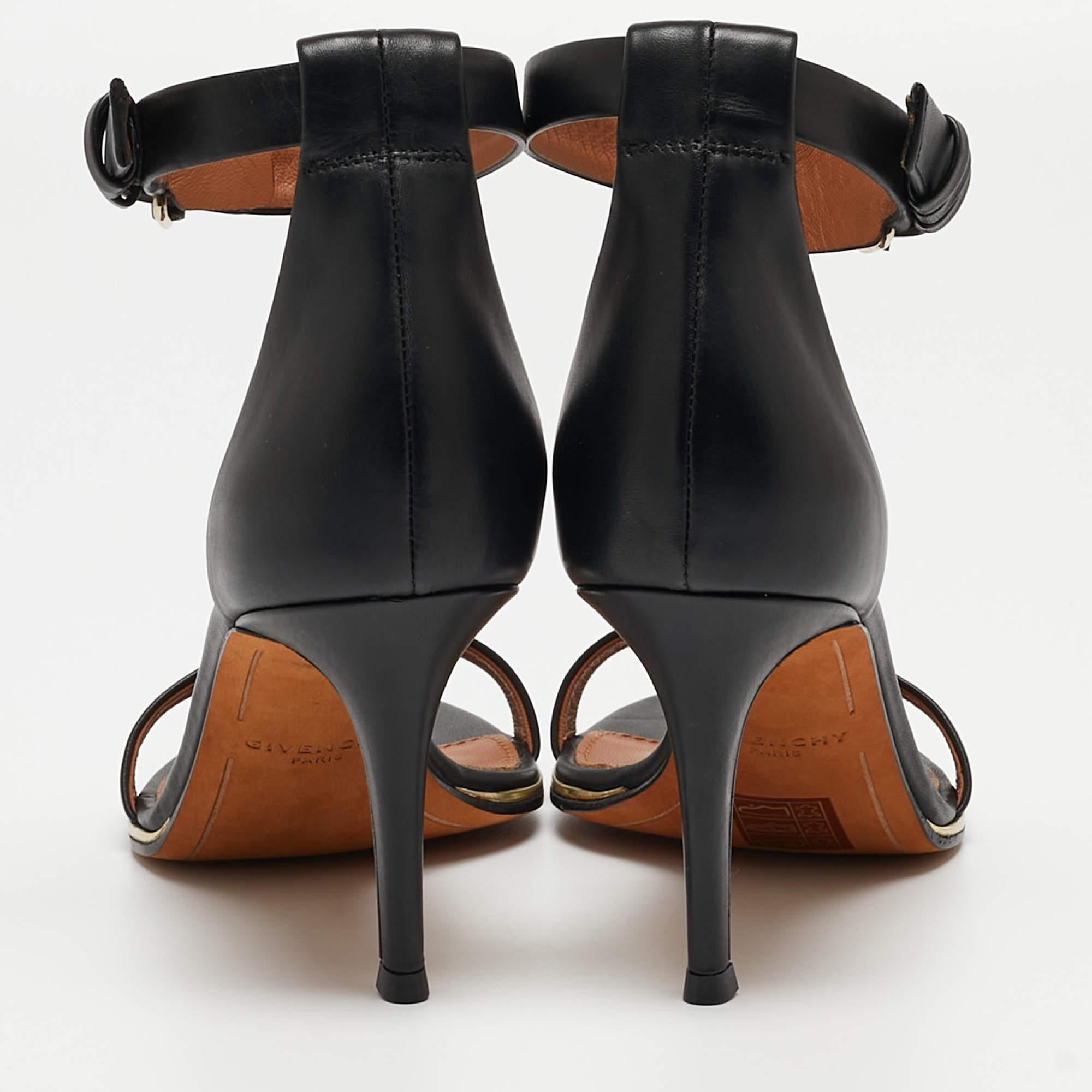Givenchy Schwarze Leder-Stiefeletten Größe 36,5 im Angebot 4