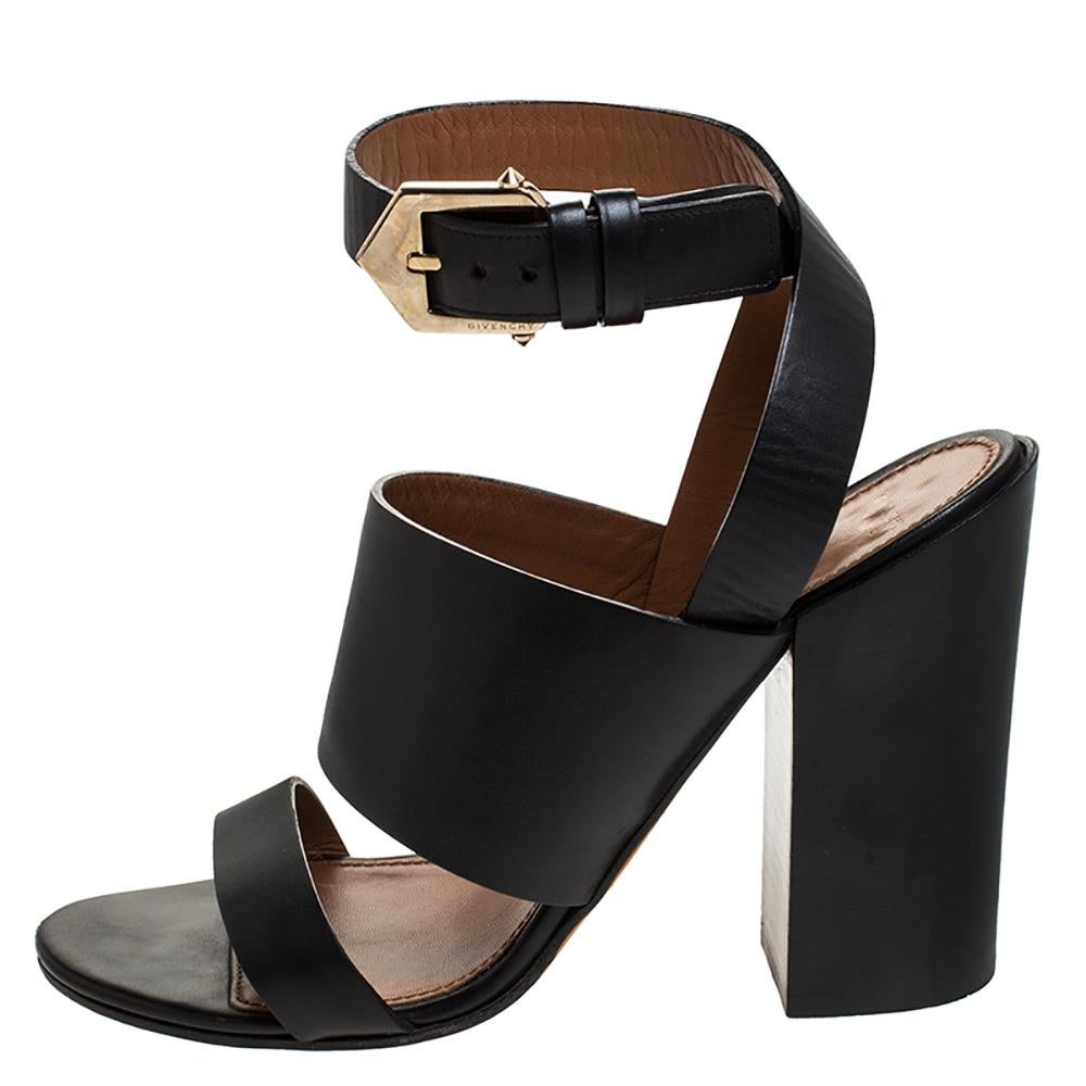 Look glamorous no matter what you wear, with these beautiful sandals by Givenchy, They are the most versatile pair you can possibly own. Crafted from quality leather, they come in black and feature open toes. They are styled with buckled ankle