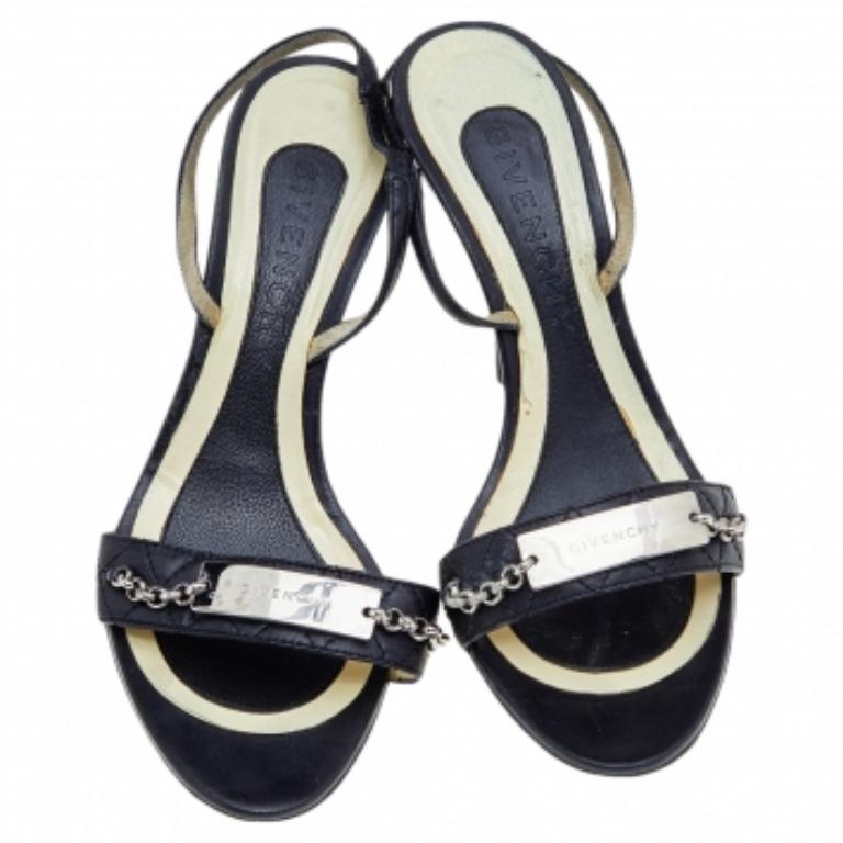 Givenchy Sandalias de piel negra con correa en el tobillo Talla 37 Negro en venta