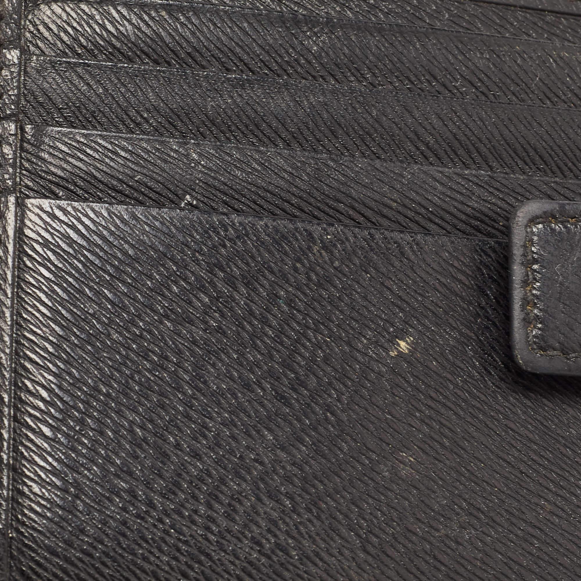 Givenchy Black Leather Bifold Flap Wallet For Sale 3