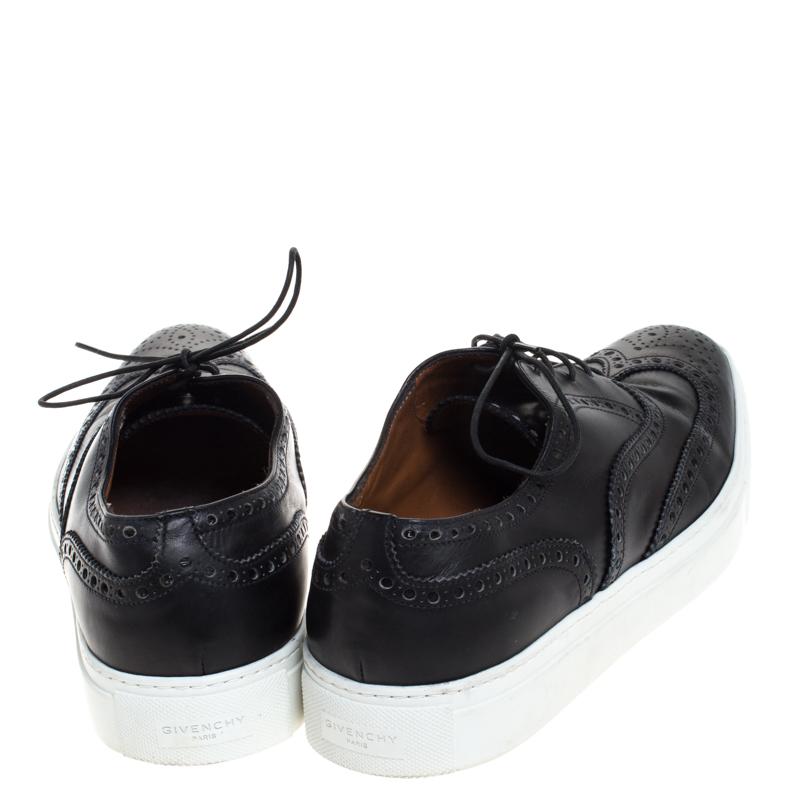 Givenchy Black Leather Brogue Wingtip Oxford Sneakers Size 42 In Fair Condition In Dubai, Al Qouz 2