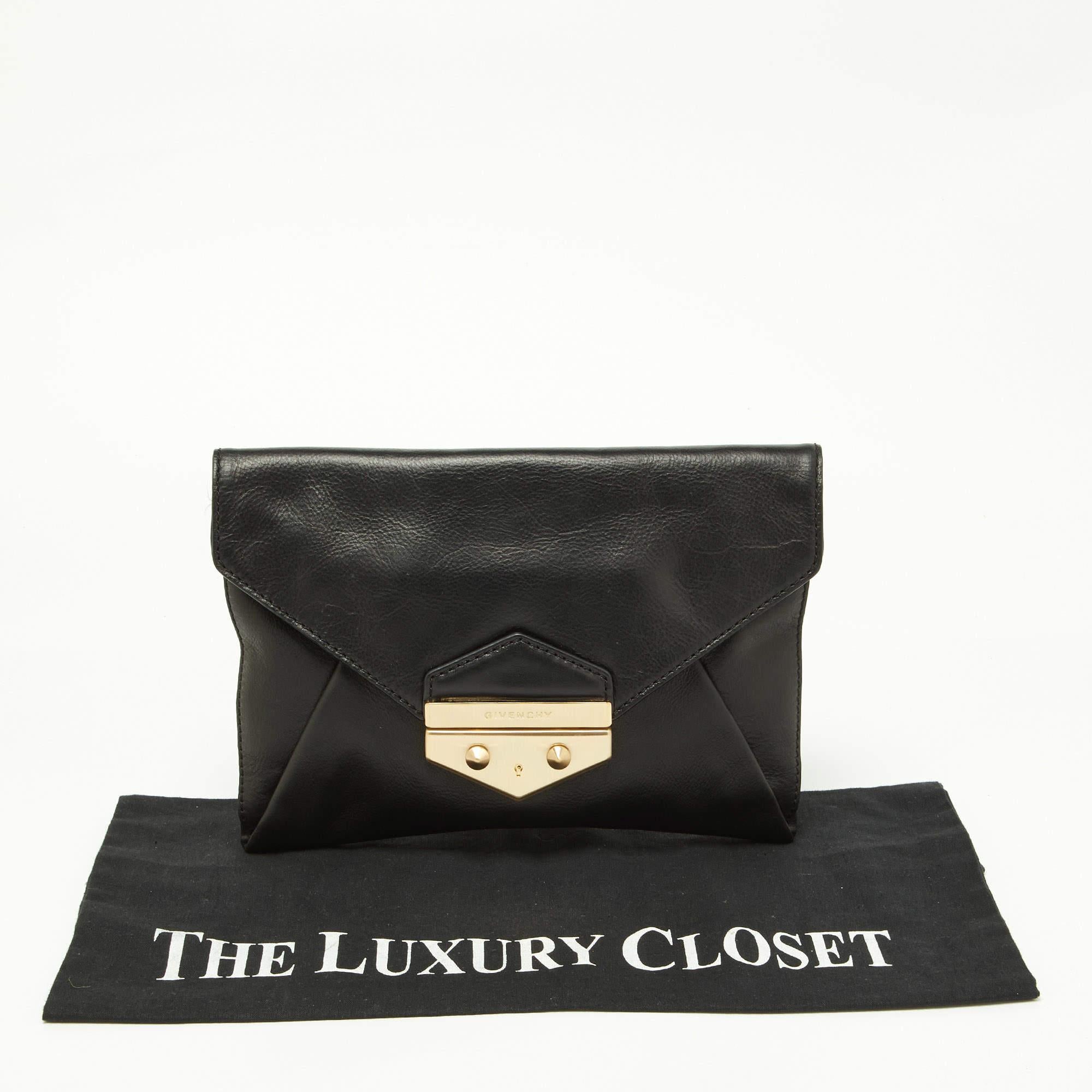 Givenchy Black Leather Envelope Antigona Clutch For Sale 6