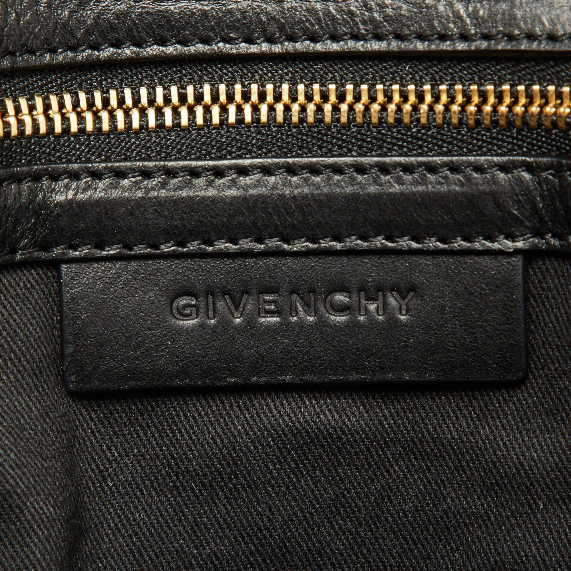 Women's Givenchy Black Leather Envelope Antigona Clutch For Sale