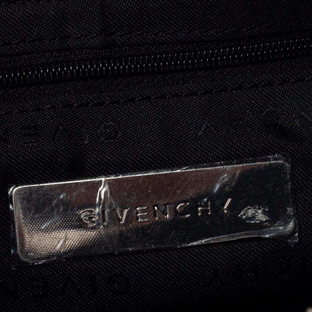 Givenchy Black Leather Front Pocket Shoulder Bag In Good Condition In Dubai, Al Qouz 2