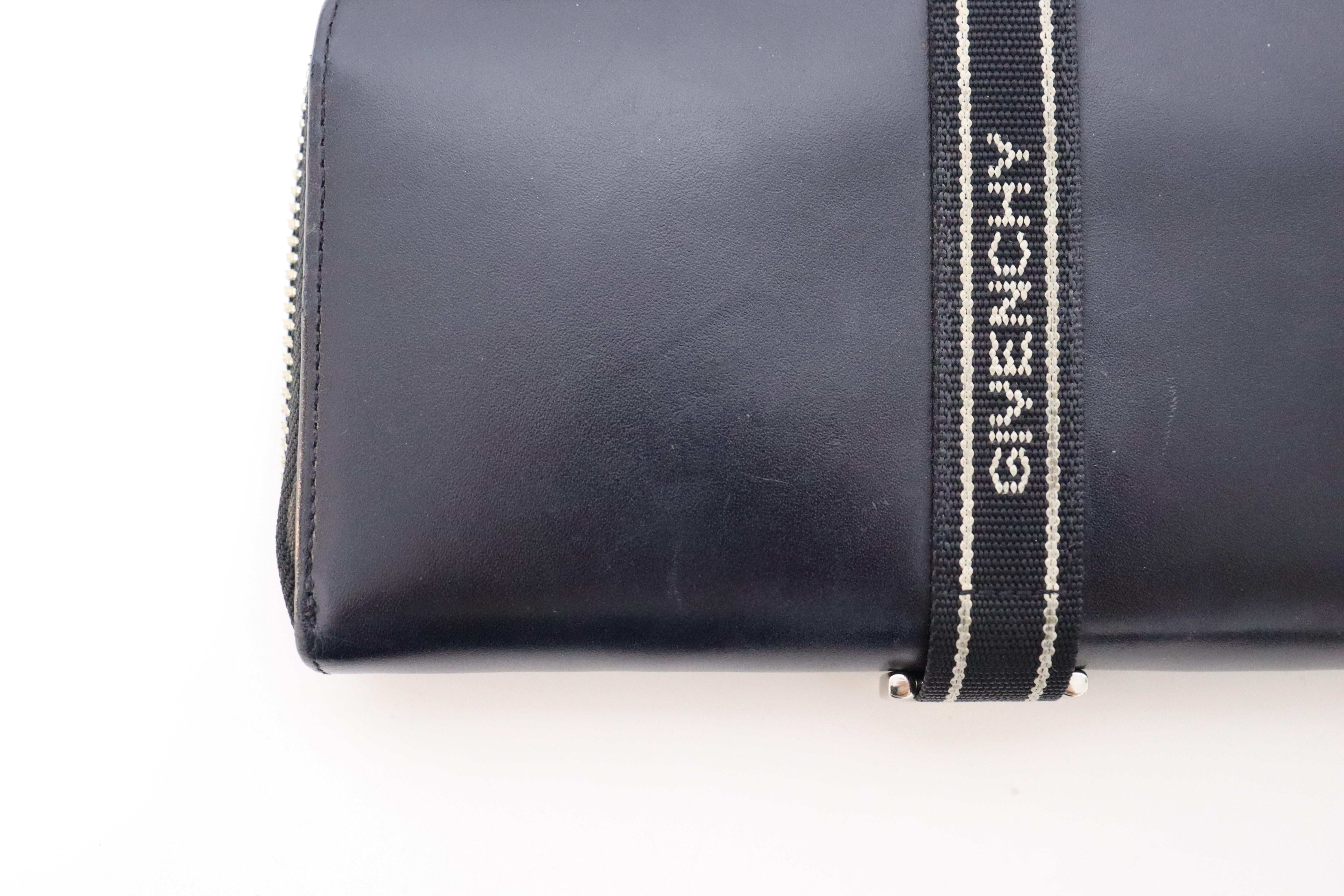 Portefeuille en cuir noir avec logo Givenchy en vente 2