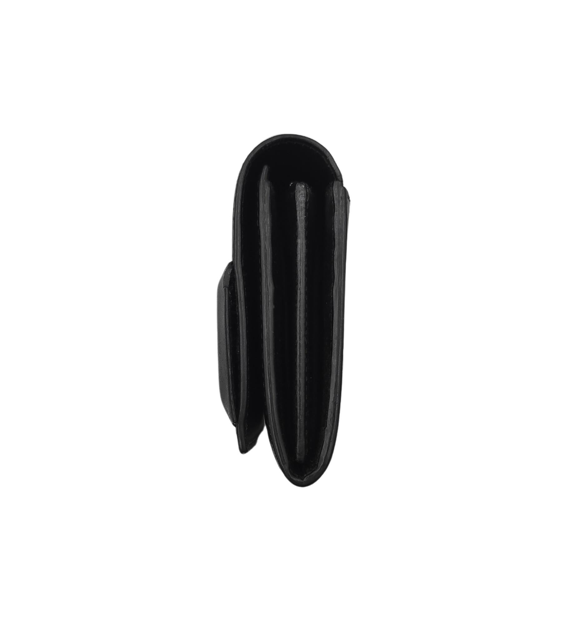 Women's or Men's Givenchy black leather long wallet For Sale