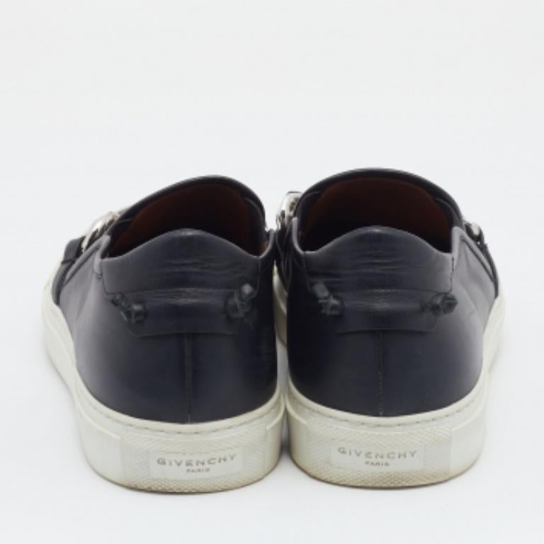 Givenchy Schwarz Leder Maxi Kette Detail Slip On Turnschuhe Größe 38 im Angebot 1