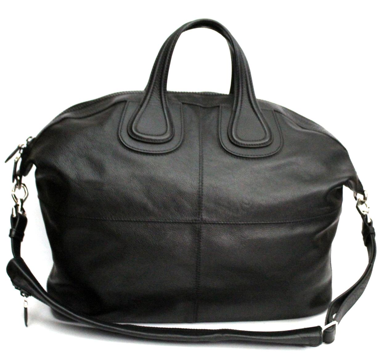 Superb Givenchy bag model Nightingale in its largest size, made of black leather with silver hardware. Equipped with two soft leather handles and a shoulder strap. Zipper closure. The interior is spacious for all your essentials.
Suitable for