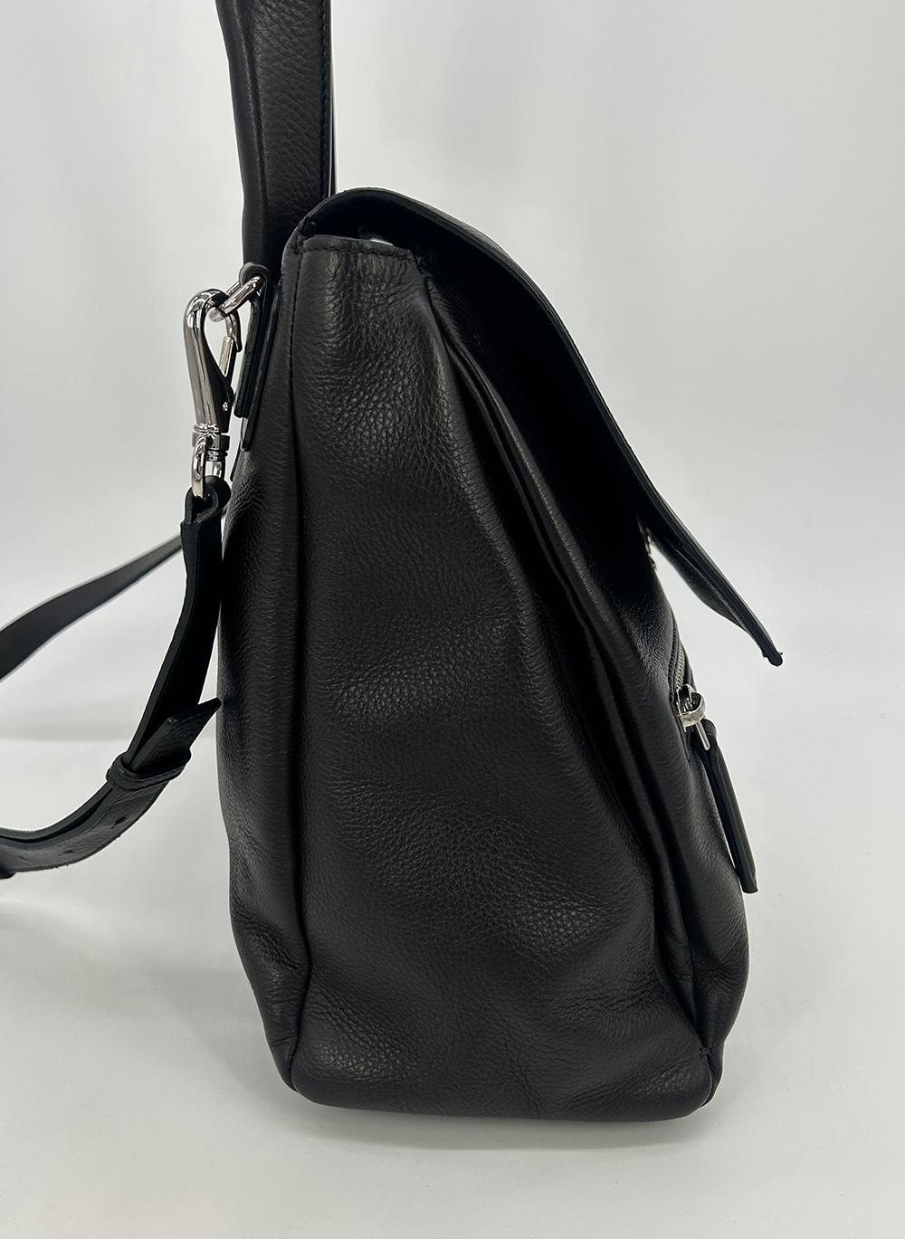 Givenchy Schwarze Pandora-Tasche aus Leder mit reiner Klappe Damen im Angebot