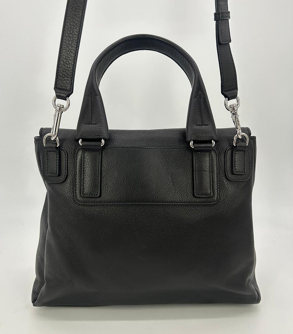 Givenchy Schwarze Pandora-Tasche aus Leder mit reiner Klappe im Angebot 1