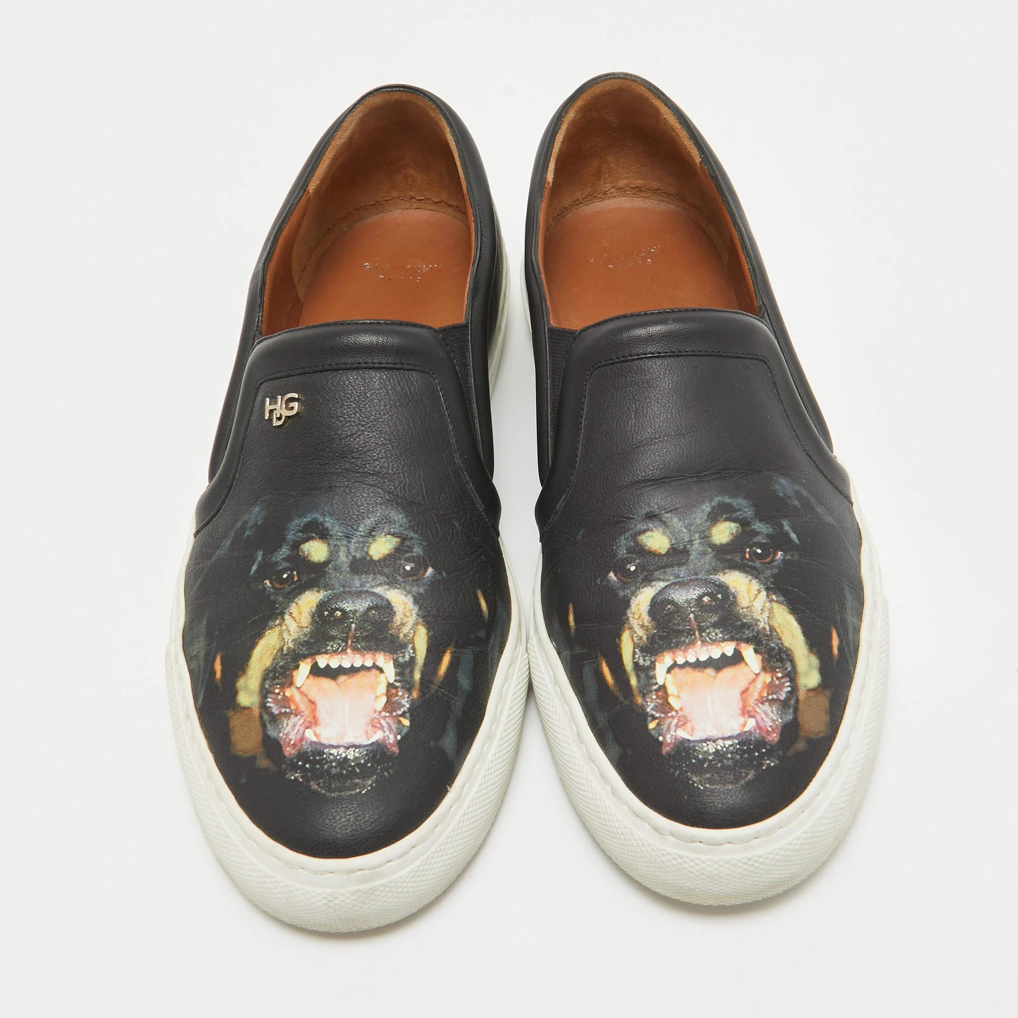 Givenchy Black Leather Printed Rottweiler Slip On Sneakers Size 38 In Good Condition For Sale In Dubai, Al Qouz 2