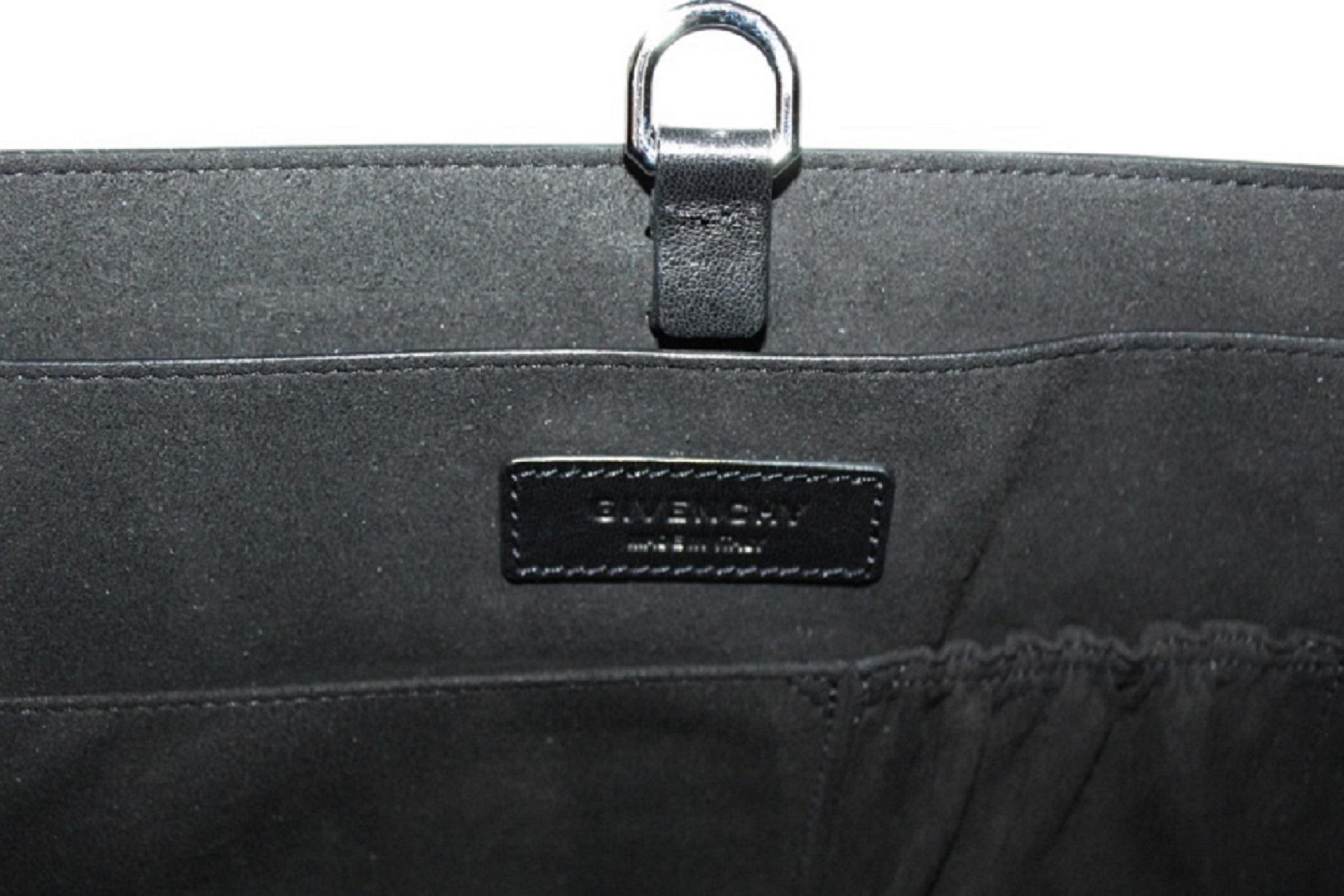 Givenchy Black Leather Shark Bag In Excellent Condition In Torre Del Greco, IT