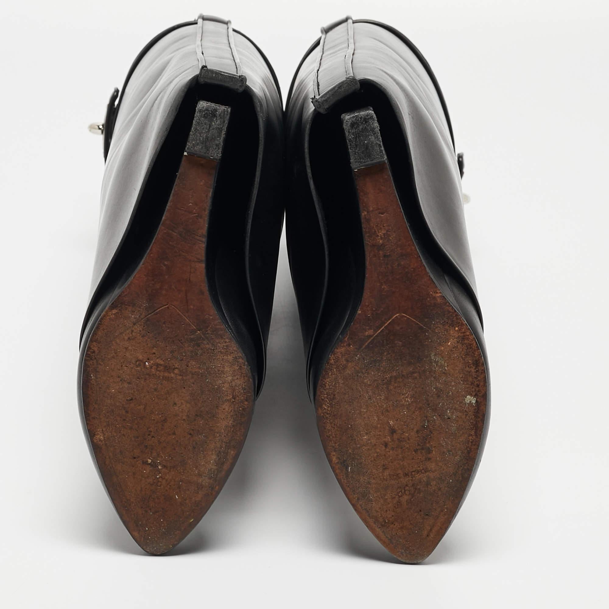 Givenchy Knielange Stiefel aus schwarzem Leder mit Haifischschloss Größe 36.5 im Angebot 5