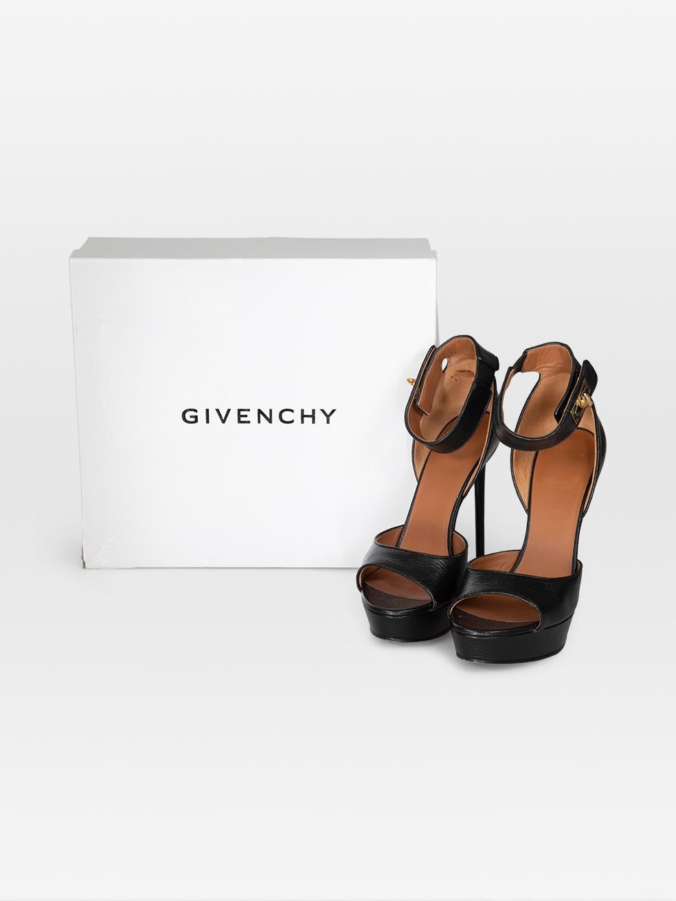 Givenchy Sandalias de piel negra con cierre de tiburón Talla IT 39.5 en venta 3