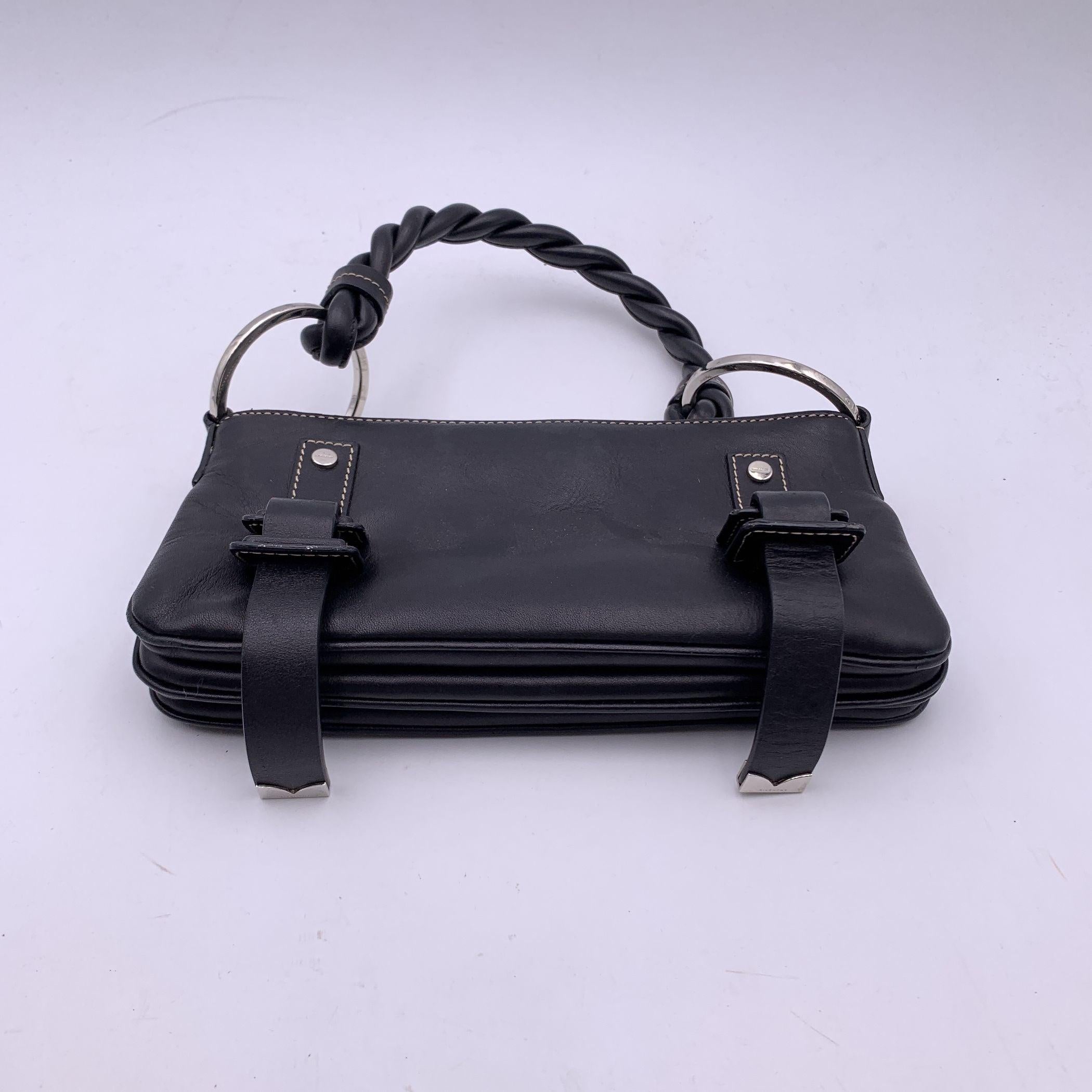 Bolso bandolera de piel negro Givenchy Correa trenzada en Excelente Estado en Rome, Rome