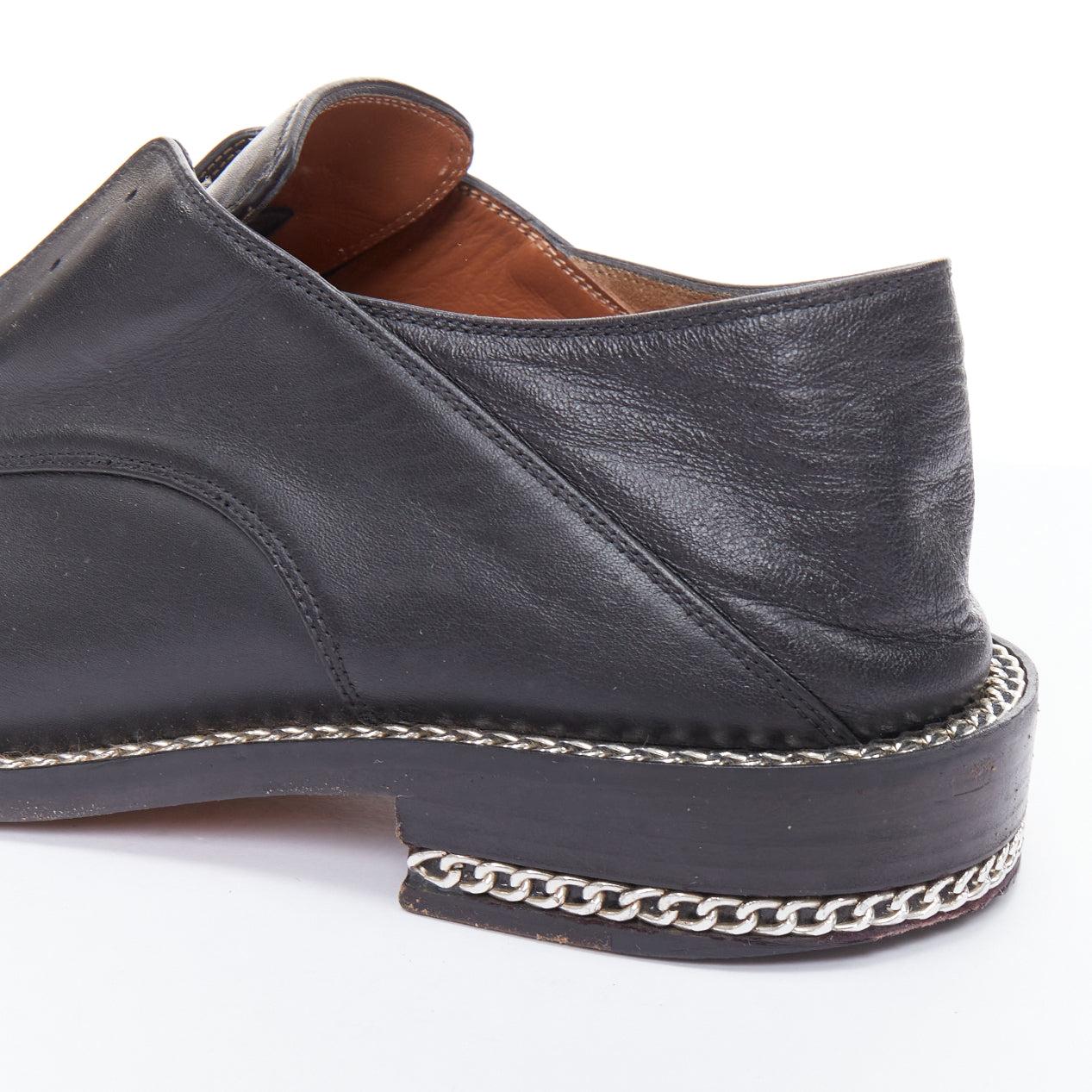 GIVENCHY Schwarzes Leder Silber Kette Blockabsatz Brogue Schuhe im Angebot 3
