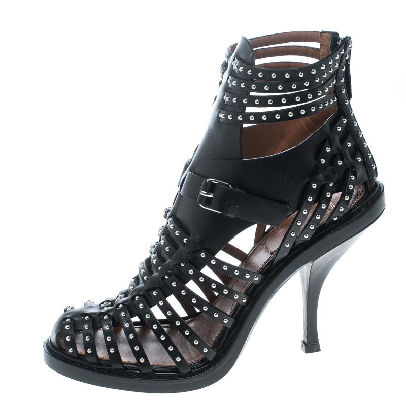 Givenchy Black Leather Studded Gladiator Sandals Size 38.5 In New Condition In Dubai, Al Qouz 2