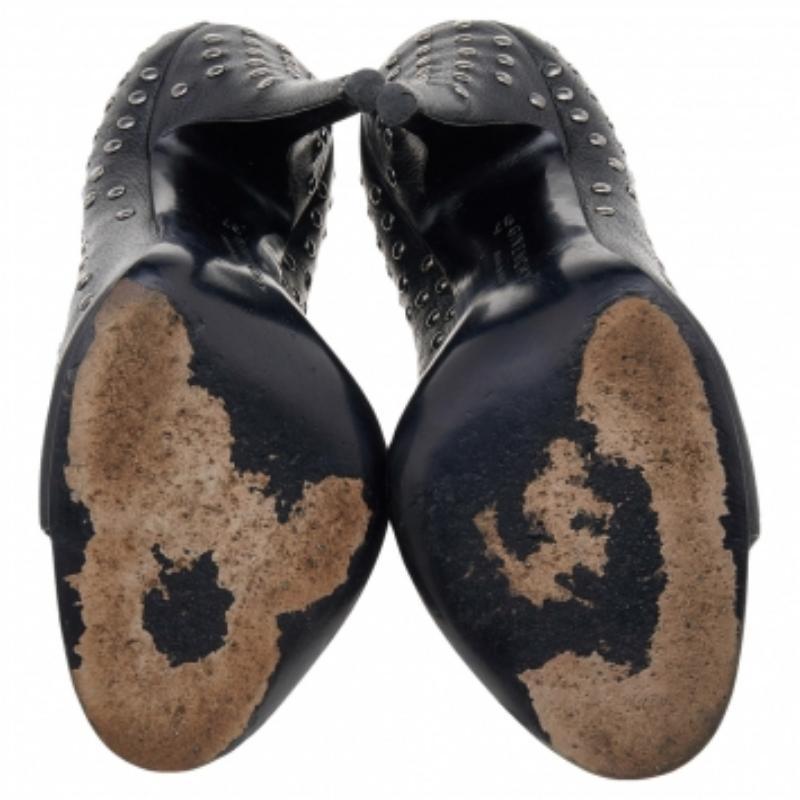 De las mujeres Givenchy Bombas de punta abierta de cuero negro con tachuelas Talla 37 en venta