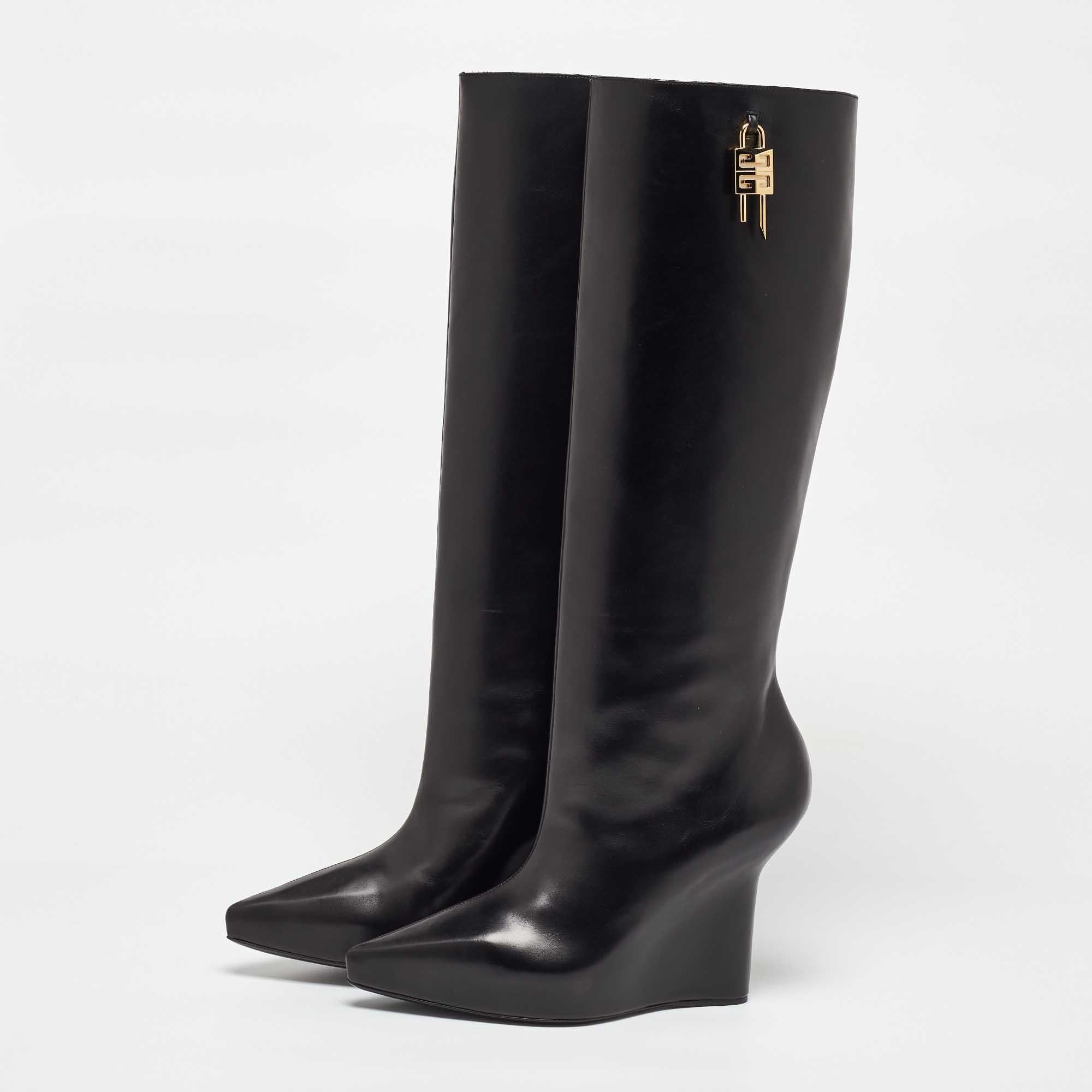 Boots are an essential part of your wardrobe  and these boots  crafted from top quality materials  are a fine choice. Offering the best of comfort and style  this sturdy soled pair would be great with skinny jeans for a casual day out