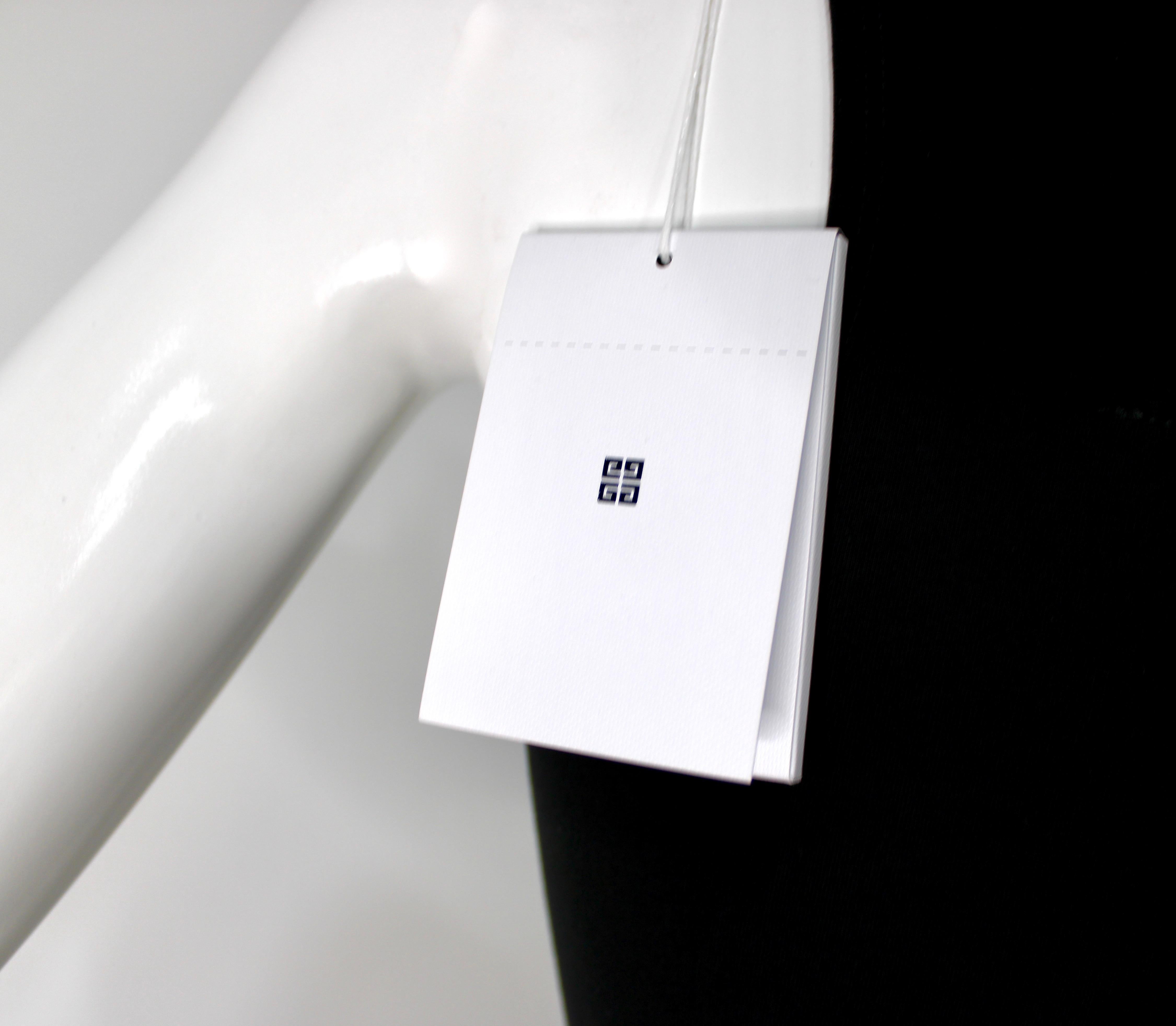 Canotta in cotone con stampa logo nero di Givenchy in vendita 1