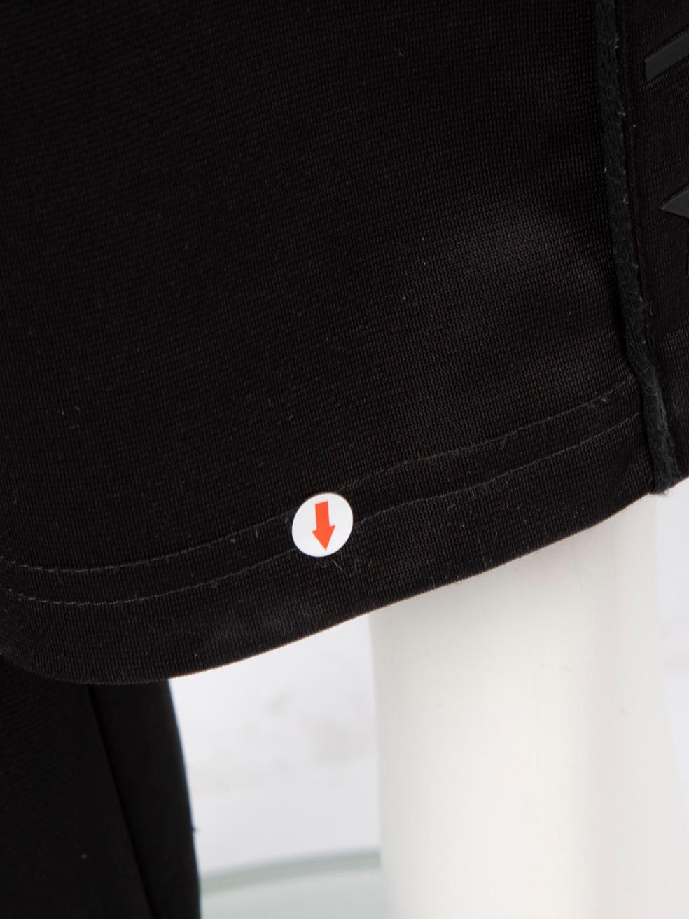Givenchy-Jogginghose mit schwarzem Logostreifen, Größe S im Angebot 3