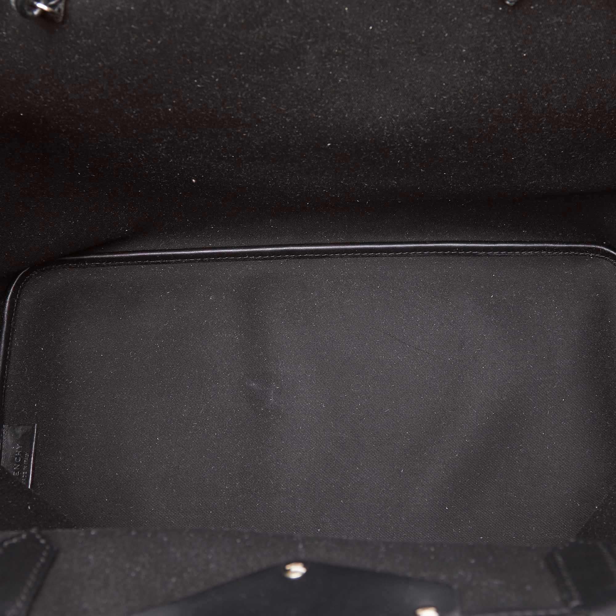  Givenchy Madonna Antigona - Robe noire Pour femmes 