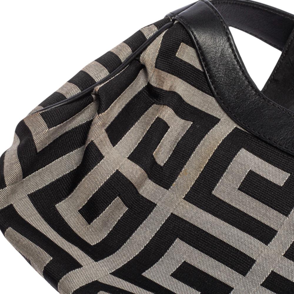 Givenchy Hobo aus Segeltuch mit schwarzem Monogramm und Lederschnalle 1