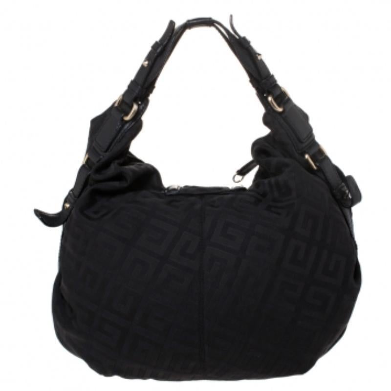 Givenchy Black Monogram Canvas Flap Hobo (Schwarz) im Angebot