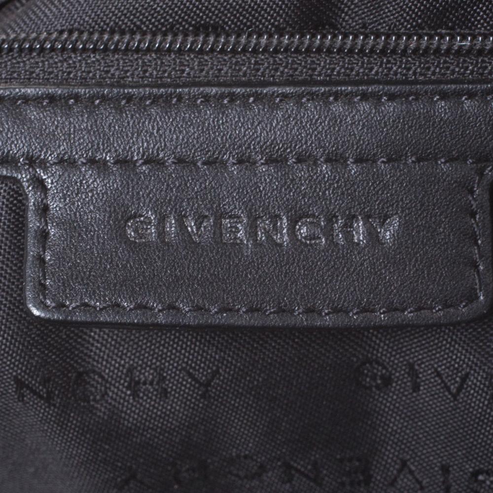 Givenchy - Hobo à rabat en toile noire avec monogramme en vente 3