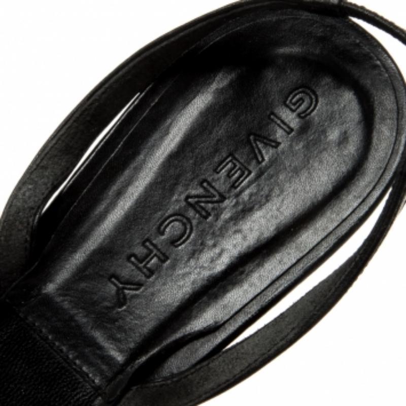 Givenchy Nero Monogram Canvas Tassel Detail Pointed Toe Slingback Mules Taglia 39 In condizioni buone in vendita a Dubai, Al Qouz 2