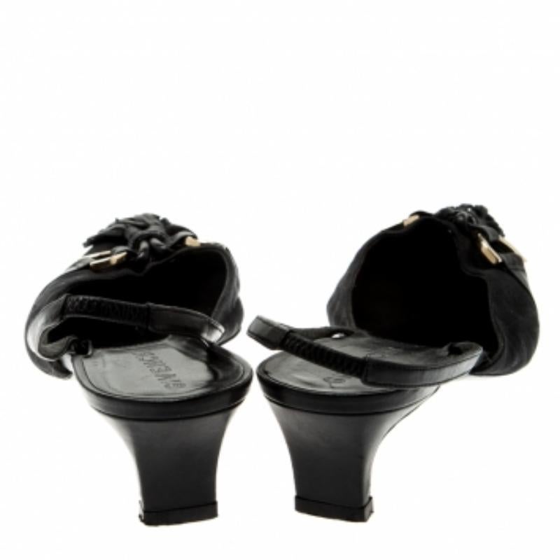 Givenchy Nero Monogram Canvas Tassel Detail Pointed Toe Slingback Mules Taglia 39 in vendita 1