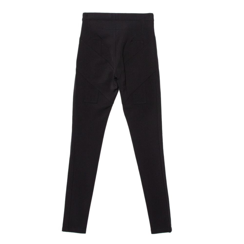 A more comfortable alternative to jeans or pants, leggings are a closet must-have. This Givenchy design is knit using quality materials and cut to offer a great fit. The pair features panel details and a zip closure.

