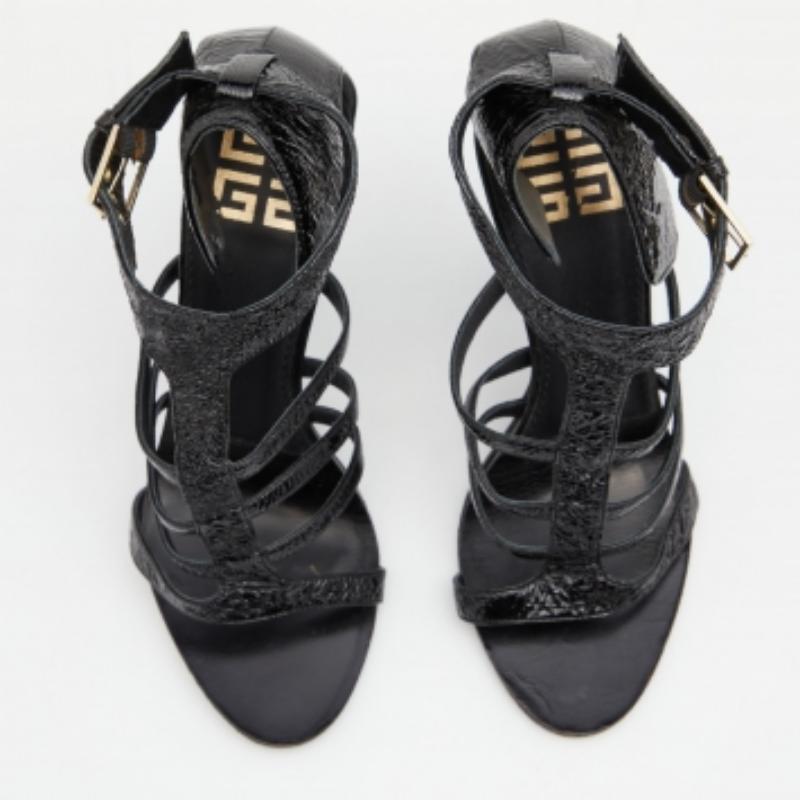 Givenchy Black Patent Leather Caged Open Toe Sandals Size 36.5 In Good Condition For Sale In Dubai, Al Qouz 2