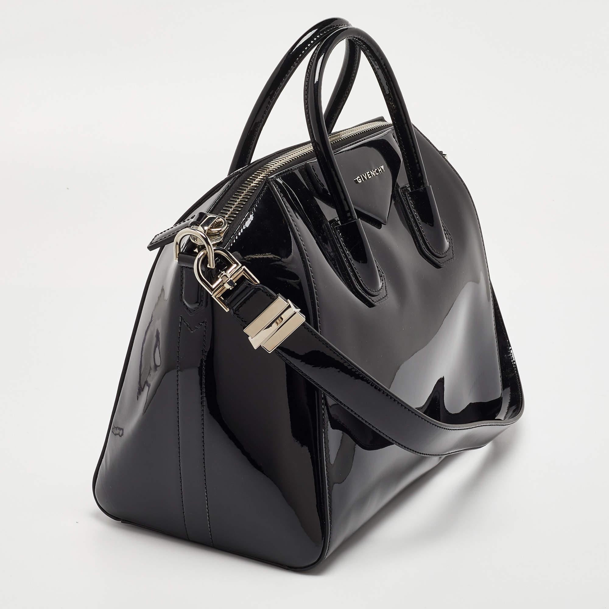 Givenchy Black Patent Leather Medium Antigona Satchel In Good Condition In Dubai, Al Qouz 2