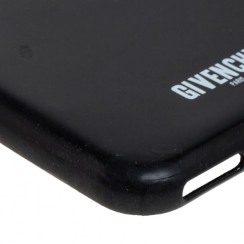 Givenchy Black Plastic Logo Print iPhone 6 Case In Fair Condition For Sale In Dubai, Al Qouz 2