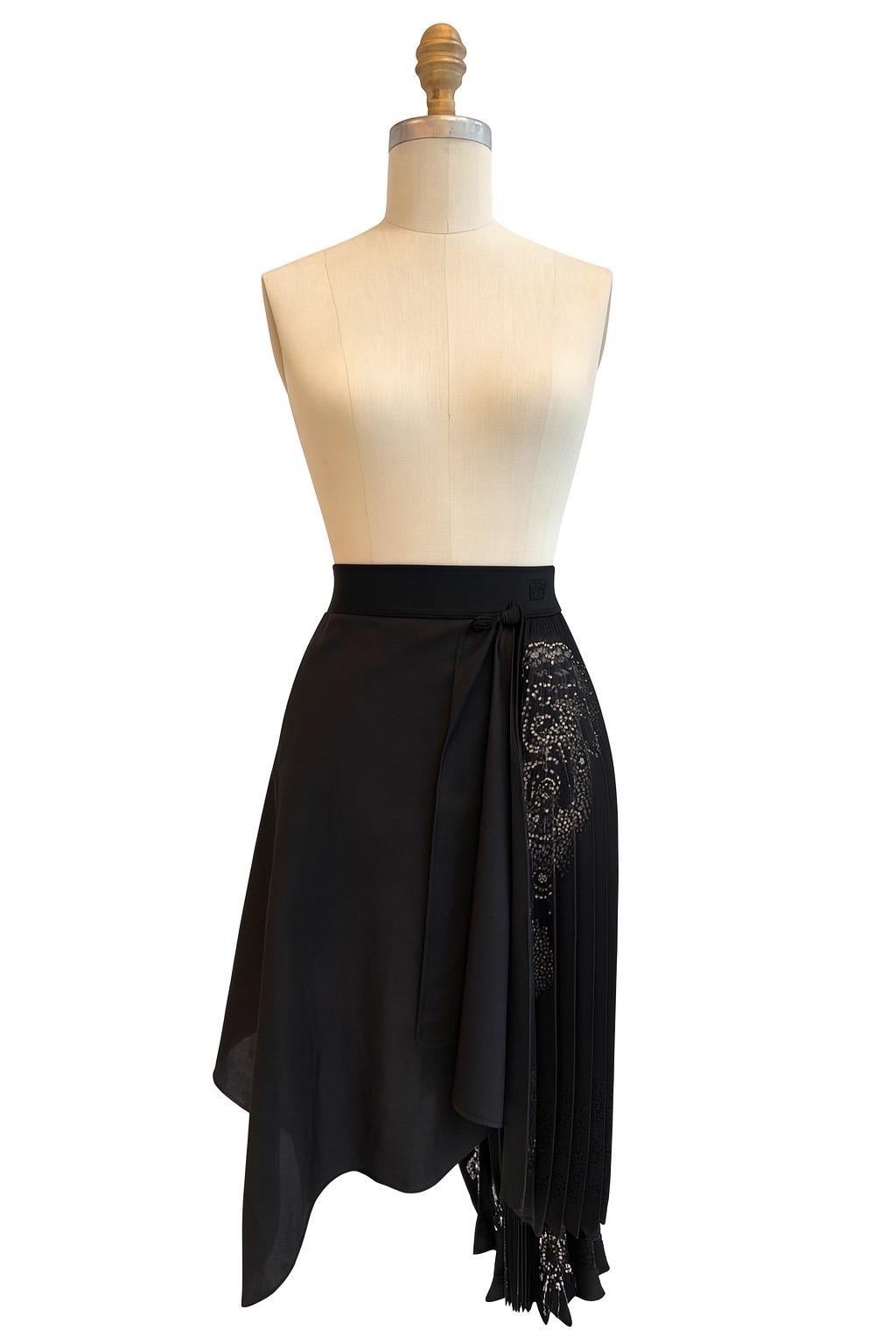 Givenchy Falda asimétrica plisada negra con adornos de tachuelas SS2019 Talla 38 Negro en venta