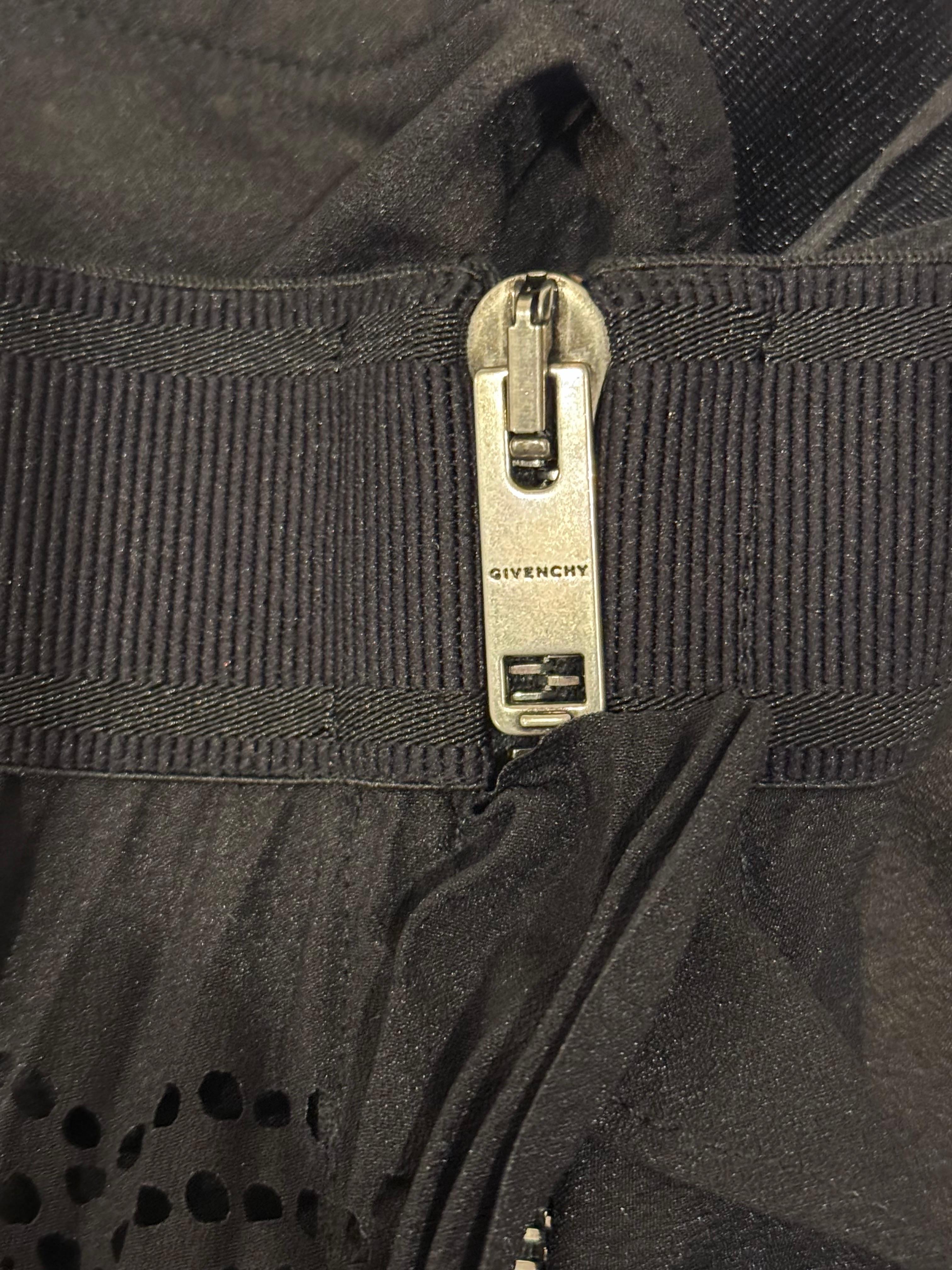 Givenchy Falda asimétrica plisada negra con adornos de tachuelas SS2019 Talla 38 en venta 1