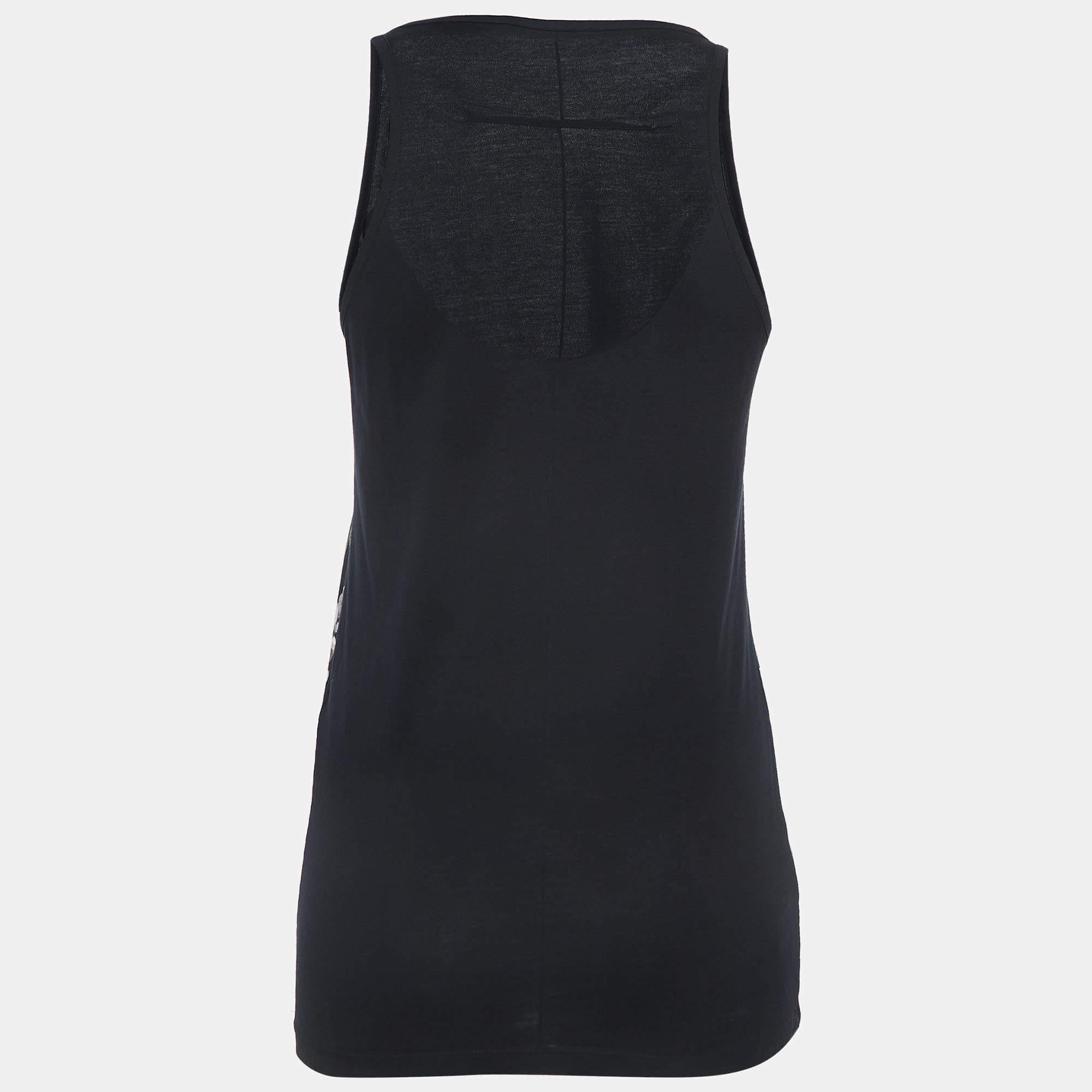 Find great style and comfort while wearing this designer top. Tailored using the best fabrics, the creation has been given immense detail. Style it with a pair of jeans and flats.