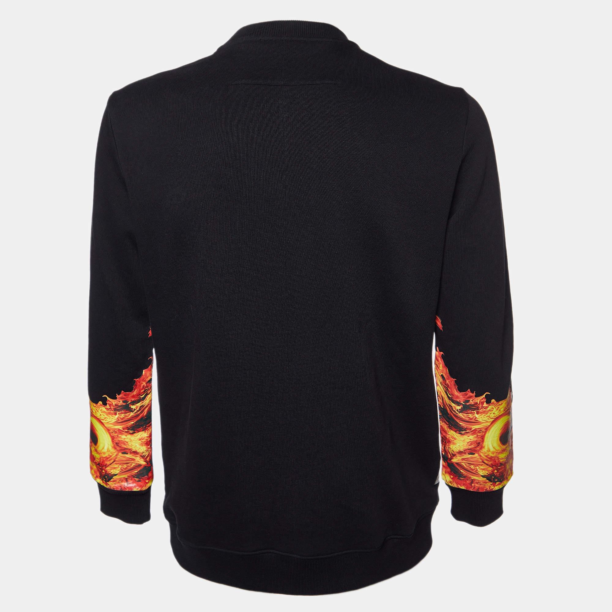 Whether you want to go out on casual outings with friends or just want to lounge around this sweatshirt is a versatile piece and can be styled in many ways. It has been made using fine fabric.