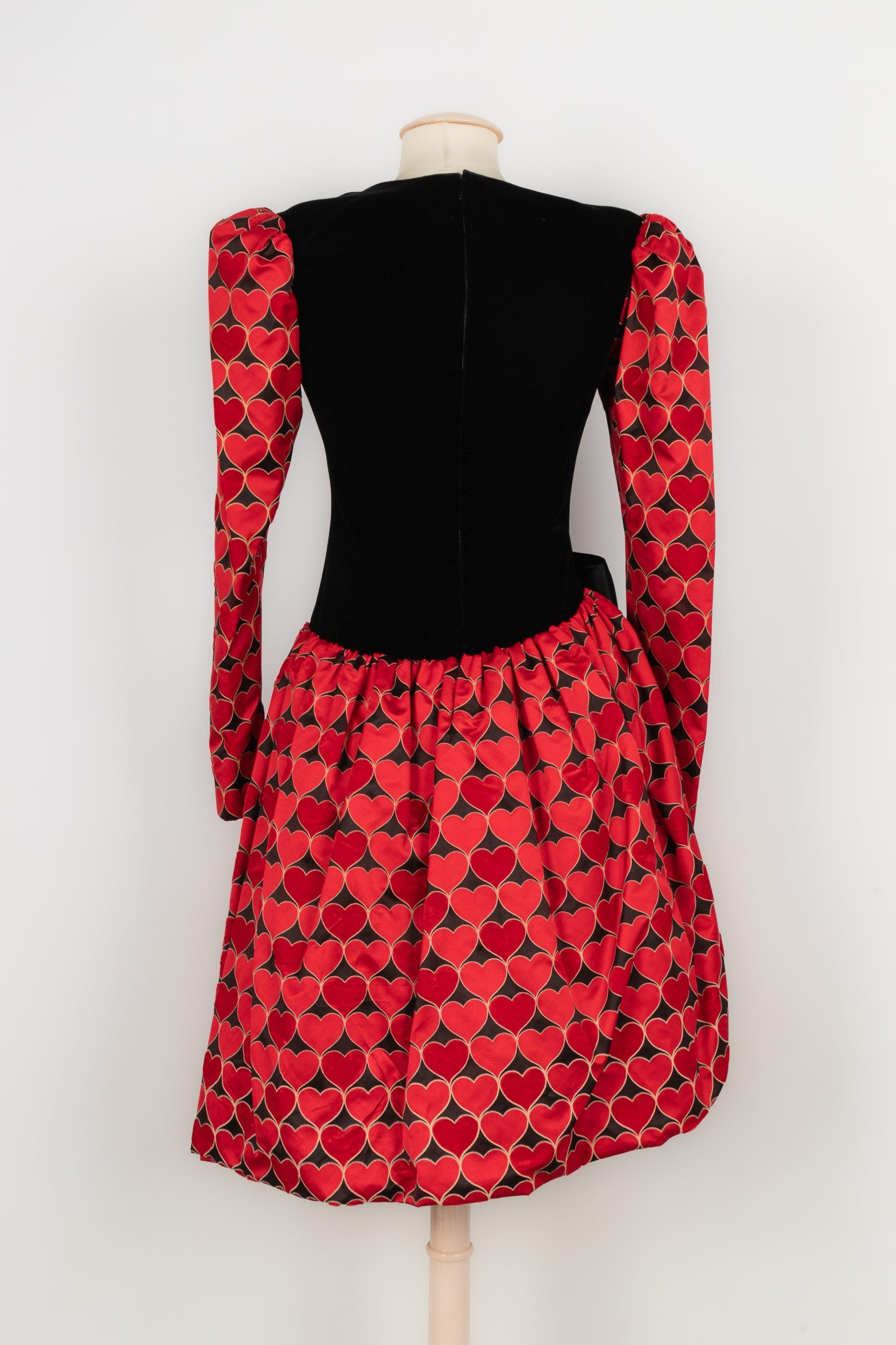 Givenchy Schwarzes Kleid aus Satin und Samt Haute Couture 34FR/36FR (Rot) im Angebot