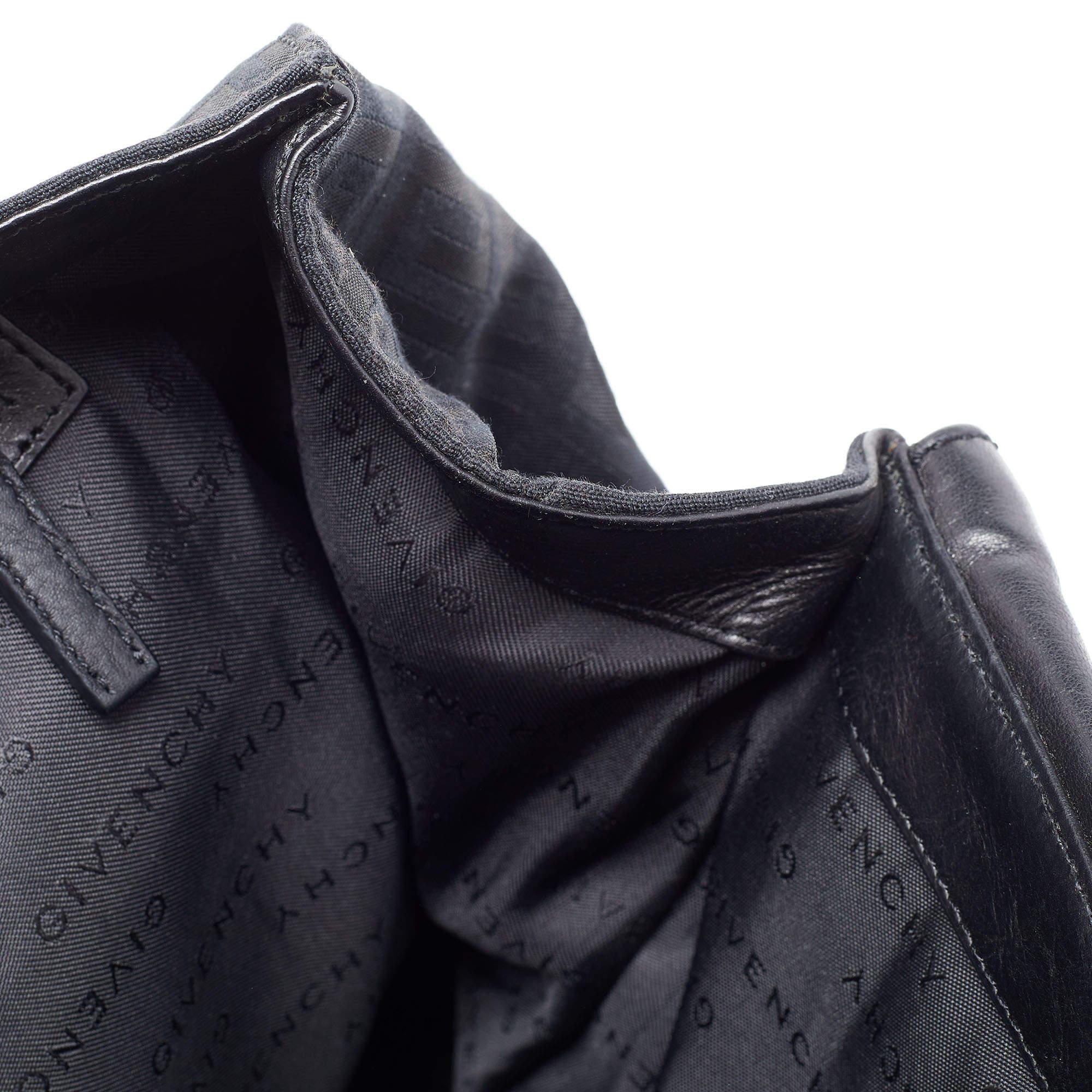Givenchy Schwarze Signature Tote aus Canvas und Leder im Angebot 14