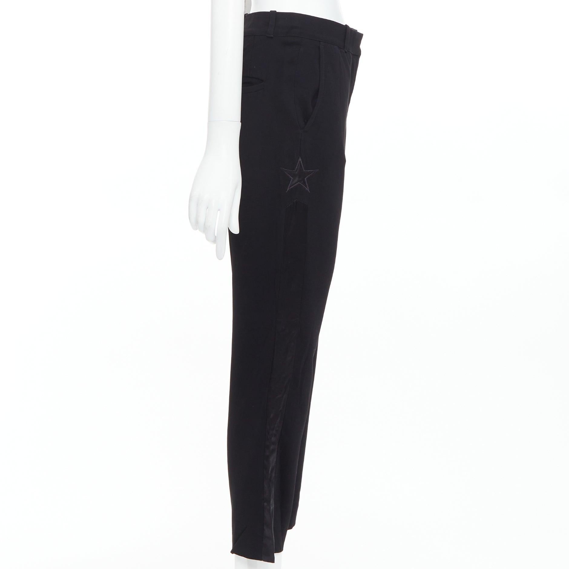 GIVENCHY - Pantaloni svasati neri con stelle applicate in seta FR34 XS In condizioni ottime in vendita a Hong Kong, NT