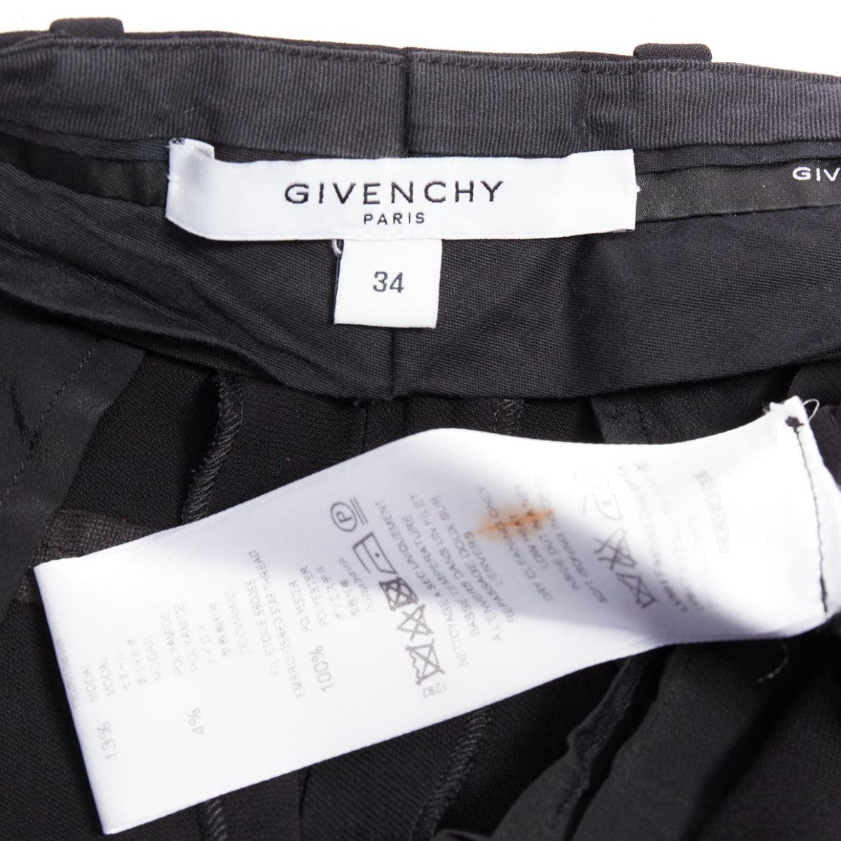 GIVENCHY - Pantaloni svasati neri con stelle applicate in seta FR34 XS in vendita 3