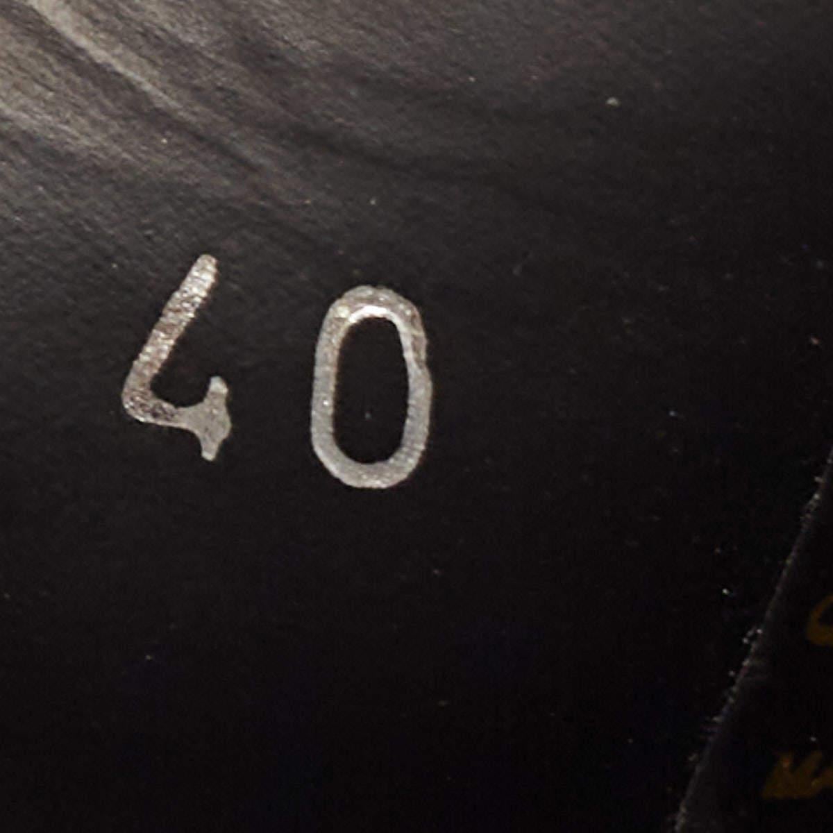 Slides en velours noir avec logo de Givenchy Taille 40 en vente 3