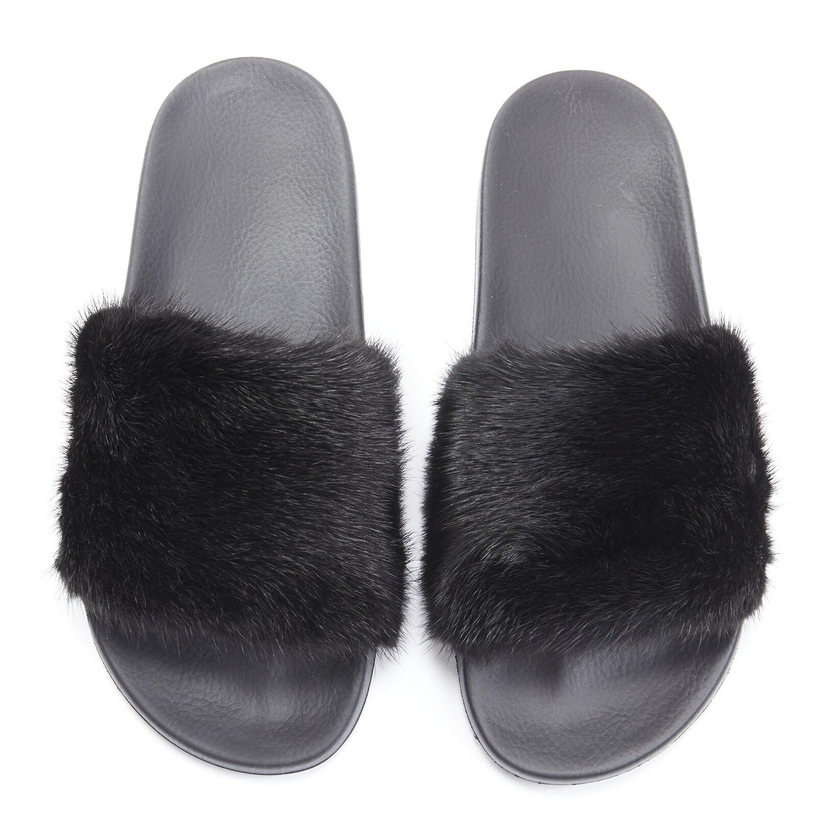 GIVENCHY schwarz Vison Nerz Pelz Logo Gummi geformtes Fußbett Pool Slides EU36
Referenz: TGAS/B01356
Marke: Givenchy
Designer: Riccardo Tisci
MATERIAL: Pelz, Gummi
Farbe: Schwarz
Muster: Solide
Zusätzliche Details: Luxuriöses Obermaterial aus echtem