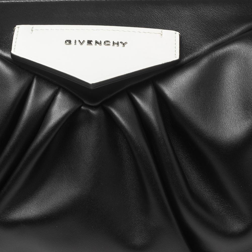 Givenchy Black/White Leather Large Antigona Soft Clutch 3